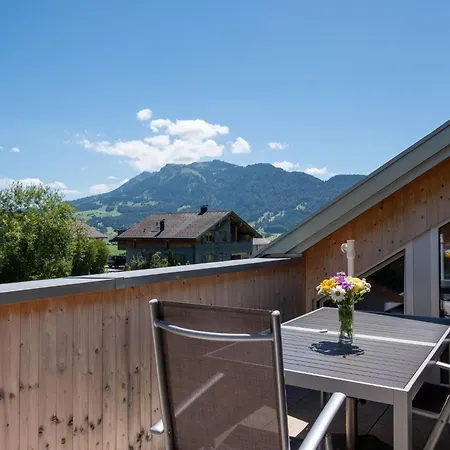 Daire Ruhig Mit Einem Herrlichen Blick Auf Berge- By Interhome