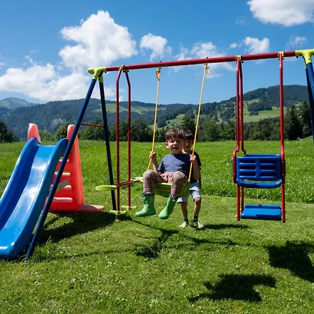Daire Ruhig Mit Einem Herrlichen Blick Auf Berge- By Interhome